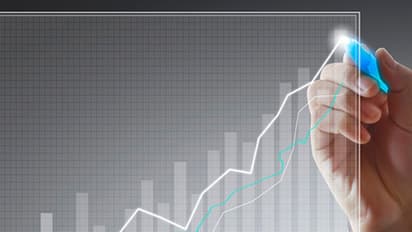 Share Market Live: സൂചികകൾ ഉയർന്നു, വിപണി നേട്ടത്തിൽ; സെൻസെക്സ് 248 പോയിന്റ് ഉയർന്നു 