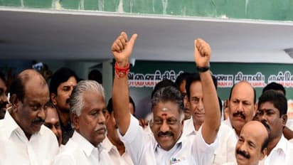 "அதிமுக அணிகள் இணையுமா இணையாதா?? இன்று மாலை தெரியும்" - ஓபிஎஸ் அதிரடி அறிவிப்பு!!