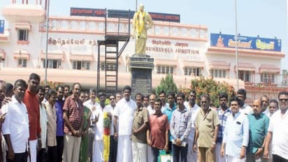 திருநெல்வேலியில் 10 தொகுதிகளில் வெற்றிப் பெறும் அளவுக்கு வேலை செய்கிறார்களாம் ரஜினி கட்சியினர்..