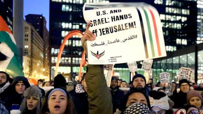 ജറുസലേം പ്രശ്നത്തിൽ പ്രതിഷേധം പുകയുന്നു; ട്രംപിന്റെ തീരുമാനത്തിനെതിരെ വൈറ്റ് ഹൗസിന് മുന്നിലും പ്രതിഷേധം