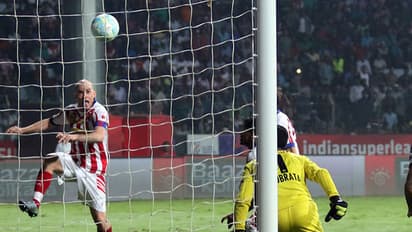 ഹ്യൂമേട്ടന് രക്ഷകനായി; നോര്ത്ത് ഈസ്റ്റിനെതിരെ സമനിലയുമായി കൊല്ക്കത്ത തടിതപ്പി