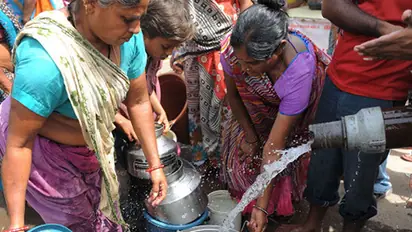 ಕಲಬುರಗಿ: ನೀರಿಗಾಗಿ ನೀರೆಯರ ಜಡೆ ಜಗಳ..!