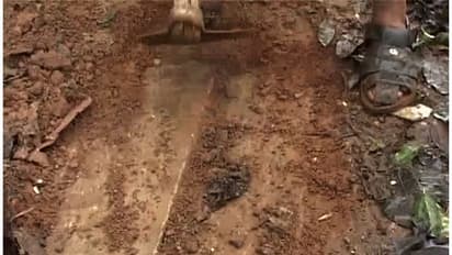 മഴക്കാലത്ത് റോഡ് വൃത്തിയാക്കാനിറങ്ങിയ നാട്ടുകാര്ക്ക് കെഎസ്ഇബി വക സര്പ്രൈസ്