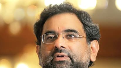 করোনা আক্রান্ত প্রাক্তন পাক প্রধানমন্ত্রী, কোয়ারেন্টাইনে ইমরানের রেলমন্ত্রীও