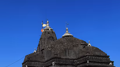 Trimbakeshwar revokes its ban on men's entry in sanctum