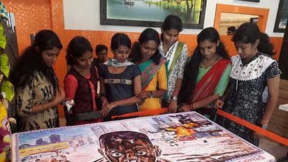 പ്രകൃതി ചൂഷണത്തിനെതിരെ ക്രിസ്മസ് കേക്ക്