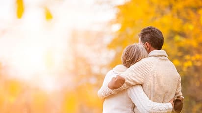 ഒരാലിംഗനം കൊണ്ട്,  ഒരുമ്മ കൊണ്ട്...