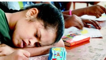 மூளையின் செயல்பாட்டை அதிகரித்து மனநலத்தை பாதுகாக்கும் சில ஆரோக்கியமான உணவுகள் இதோ…