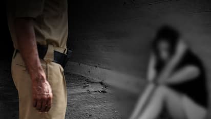 మైనర్ బాలికను లేపుకెళ్ళిన పోలీస్...