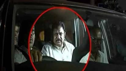 முதல்ல 18... இப்போ 20! தினகரனின் கஸ்டடியில் இருக்கும் ஸ்லீப்பர் செல்கள்!