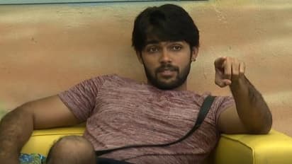 ஆரவ் ஒரு ஐட்டம் பாயாம்...!!! கேவலமாக பேசிய நமிதா...!!!