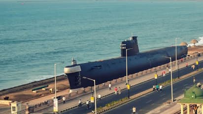 విశాఖపట్నంలోని బీచ్ రోడ్డులో పోలీసుల ఆంక్షలు.. కారణమిదే..