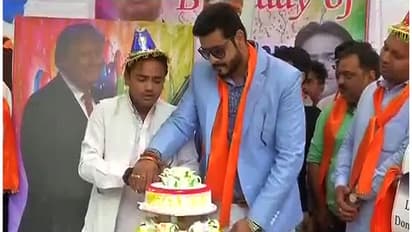 ട്രംപിന്റെ ജന്മദിനം ആഘോഷിച്ച് ദില്ലിയിലെ തീവ്രഹിന്ദുസംഘടനകള്