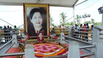 ஜெயலலிதாவுக்கு நினைவிடம்..! அமைச்சர்களுடன் முதல்வர் பழனிசாமி ஆலோசனை..!