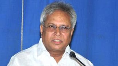 రేప్ కేస్ అయింది, మీకేమొచ్చింది: రాష్ట్ర విభజనపై ఉండవల్లి సంచలనం