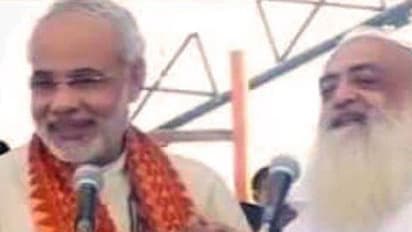 അശാറാമിനൊപ്പമുള്ള മോദിയുടെ ചിത്രങ്ങള് പങ്കുവച്ച് സോഷ്യല് മീഡിയ