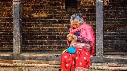 Beggar turns midwife to help deliver child in Raichur district