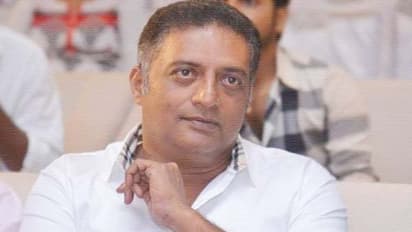 நான் அரசியலில் இறங்கப் போதில்லை…எம்எல்ஏ ஆகப்போவதில்லை…. ஆனால் பாஜகவை வீழ்த்தியே தீருவேன் !! பிரகாஷ் ராஜ் ஆவேசம்…