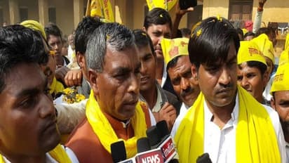 குழந்தைகளை ஸ்கூலுக்கு அனுப்பலனா உணவு, தண்ணீரின்றி சிறை! பெற்றோர்களுக்கு அமைச்சர் எச்சரிக்கை