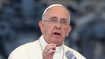 അണുവായുധങ്ങളുയർത്തിയുള്ള ഭരണം അവസാനിപ്പിക്കാൻ രാഷ്ട്രങ്ങളോട് ആഹ്വാനം ചെയ്ത് പോപ്പ് ഫ്രാൻസിസ്