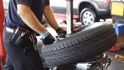 कभी नहीं होगा गाड़ी का टायर पंक्चर, बस इन बातों का रखें ध्यान, ऐसे बढ़ाएं वाहन के पहियों की उम्र