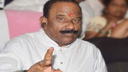 ఆరోగ్యం మరింత విషమం: చికిత్సకు స్పందించని నాయని నర్సింహారెడ్డి