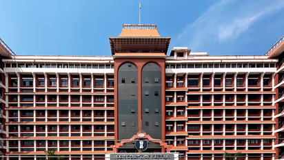 ​Kerala Covid:സിനിമാ തിയേറ്ററുകൾ അടച്ചിട്ട സർക്കാർ തീരുമാനം; ഫിയോക്കിൻരെ ഹർജി ഇന്ന് ഹൈക്കോടതി പരി​ഗണിക്കും