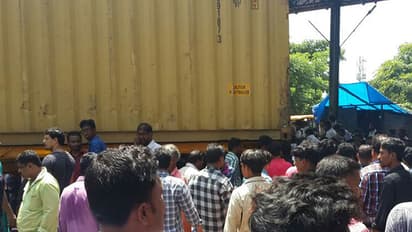 കണ്ണൂരില് ടോള്ബൂത്തിലേക്ക് ലോറി പാഞ്ഞുകയറി ഒരാള് മരിച്ചു