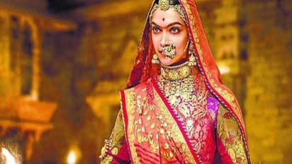 பத்மாவதி படத்தைப் பார்க்காமலேயே எதிர்ப்பது வேதனை - நடிகை தீபிகா படுகோனே கண்டனம்