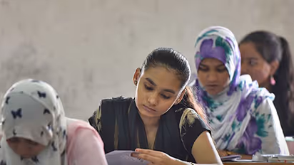 బ్రేకింగ్ న్యూస్... 10వ తరగతి పేపర్ లీక్