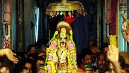 வைகுண்ட ஏகாதசி …… ஸ்ரீரங்கம் ரெங்கநாதர் கோவிலில் இன்று அதிகாலை சொர்க்கவாசல் திறப்பு !