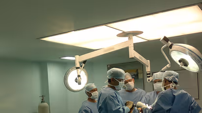 వెన్నునొప్పి ఆపరేషన్ చేస్తే బుల్లెట్ దొరికింది