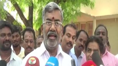 "தினகரனுக்கு சுவர் விளம்பரம் செய்தால் நானே என் கையால் அழிப்பேன்" - வெல்லமண்டி நடராஜன் ஆத்திரம்!!