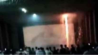 சல்மான் கான் படத்தை கொண்டாட தியேட்டரில் ராக்கெட் விட்ட ரசிகர்கள்;