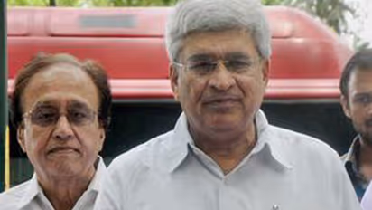 లెఫ్ట్ పార్టీలకు కేంద్ర ఎన్నికల సంఘం షాక్: జాతీయ పార్టీ హోదా రద్దు