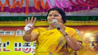 "வளர்மதி, சரஸ்வதி எல்லாம் அரசியல்வாதிகள் இல்ல... அரசியல் வியாதிகள்" - போட்டுத்தாக்கும் நிர்மலா