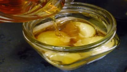 உங்களுக்குத் தெரியுமா? தேனில் ஊறிய நெல்லிக்காய் சாப்பிட்டால் இதய நோய் வராது…