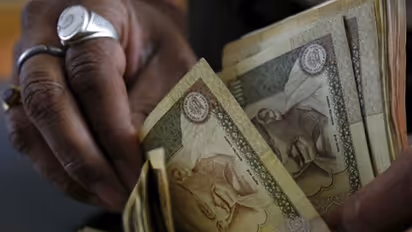 Pay Rs 10,000 if you have over 10 banned notes