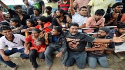 நெடுவாசல் போராட்டத்துக்கு ஆதரவாக கோவை வஉசி பூங்காவில் திரண்ட மாணவர்கள்…உடனடியாக கைது செய்தது போலீஸ்…