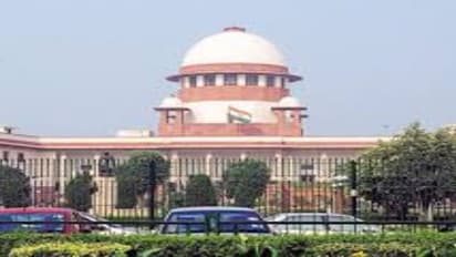 ஆதார் எண்ணை கட்டாயமாக்கியது ஏன்? மத்திய அரசுக்கு உச்சநீதிமன்றம் அதிரடி கேள்வி…