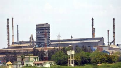 நாங்க அப்பவே சொன்னோம் கேட்டீங்களா ? கொந்தளிக்கும் தூத்துக்குடி மக்கள்….ஸ்டெர்லைட் ஆலையில் என்ன நடந்துச்சு தெரியுமா ?