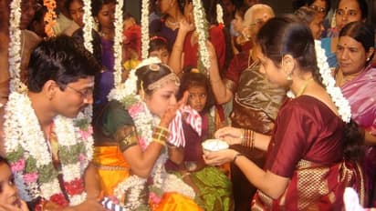 திருமணத்தில் மணமக்களுக்கு ஏன் "பாலும், பழமும்" கொடுக்கறாங்க தெரியுமா..?