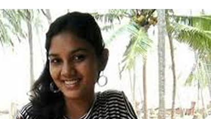 വിവാദം കത്തിപടർന്നു; മഹാരാഷ്ട്ര മന്ത്രിയുടെ മകൾ സ്കോളർഷിപ്പ് തിരസ്കരിച്ചു