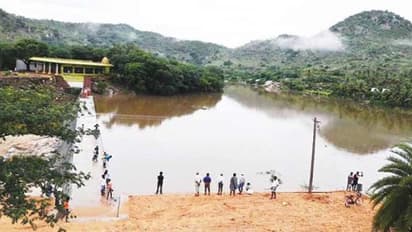 பாலாற்றின் குறுக்கே அணை கட்டும் விவகாரம் - தமிழகத்தை கழட்டிவிட்ட மத்திய அரசு
