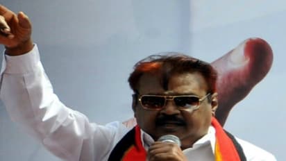 கோதாவில் குதித்தார் விஜயகாந்த் - ஆர்.கே நகரில் தனித்து போட்டி... வேட்பாளர் பெயரும் அறிவிப்பு