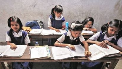 "மாணவர் சேர்க்கை இல்லாத பள்ளிகளை மூட வேண்டும்" - மத்திய அரசு ஒப்புதல்!