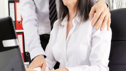 பணியிடத்தில் பெண்களுக்கு பாலியல் தொல்லை - ஆன்லைனி’ல் புகார் செய்ய தனி இணையதளம்