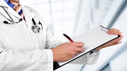 அசைவ உணவைத் தவிர்த்து, சைவ உணவை மட்டும் வழக்கமாக்கிக் கொண்டால் சில நோய்களில் இருந்து தப்பிக்கலாம் என்கின்றனரே?  