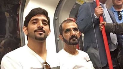 ട്രെയിനില് സാധാരണയാത്രക്കാര്ക്കൊപ്പം ഇരിക്കുന്ന ഇവരെ തിരിച്ചറിയാന് കഴിയുമോ?