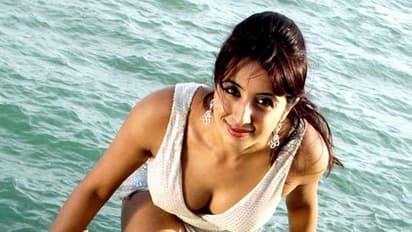 'ಆ ವೇಶ್ಯೆ ಕನ್ನಡದವಳಲ್ಲ, ಮುಂಬೈಗೆ ವಾಪಸ್ ಕಳುಹಿಸಿ' - ಸ್ಯಾಂಡಲ್ವುಡ್'ನಲ್ಲೊಂದು ಕೋಳಿಜಗಳ